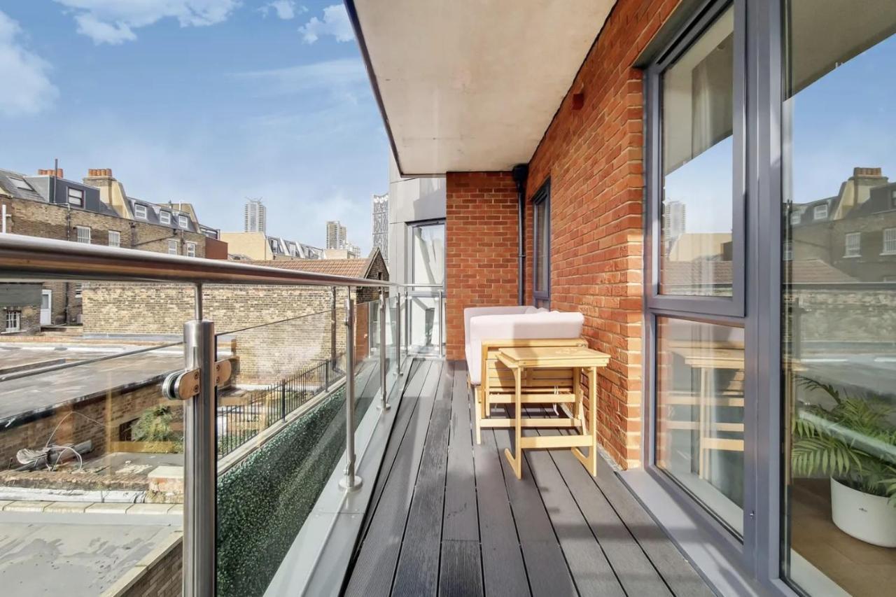 Luxury 2 Bed 2 Bath With Balcony New Build Apartment *South Central London* Kültér fotó